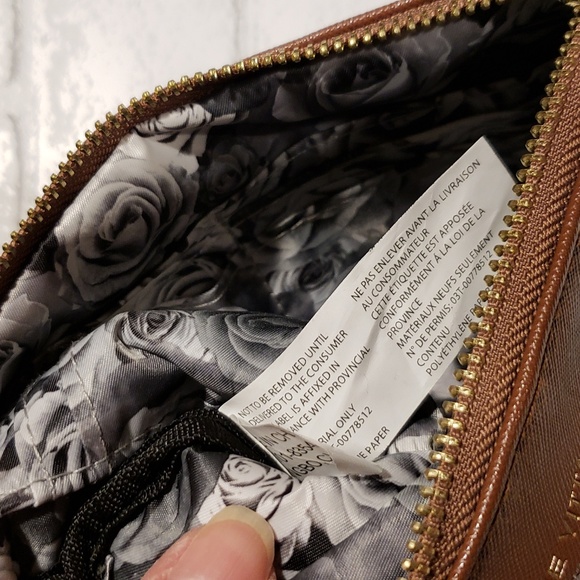 Adrienne Vittadini Wristlet - Picture 4 of 6